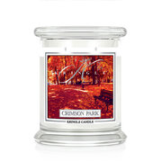 Kringle Candle Crimson Park vonná svíčka střední 2-knotová (411 g)