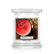 Kringle Candle Cherry Chai vonná svíčka střední 2-knotová (411 g)